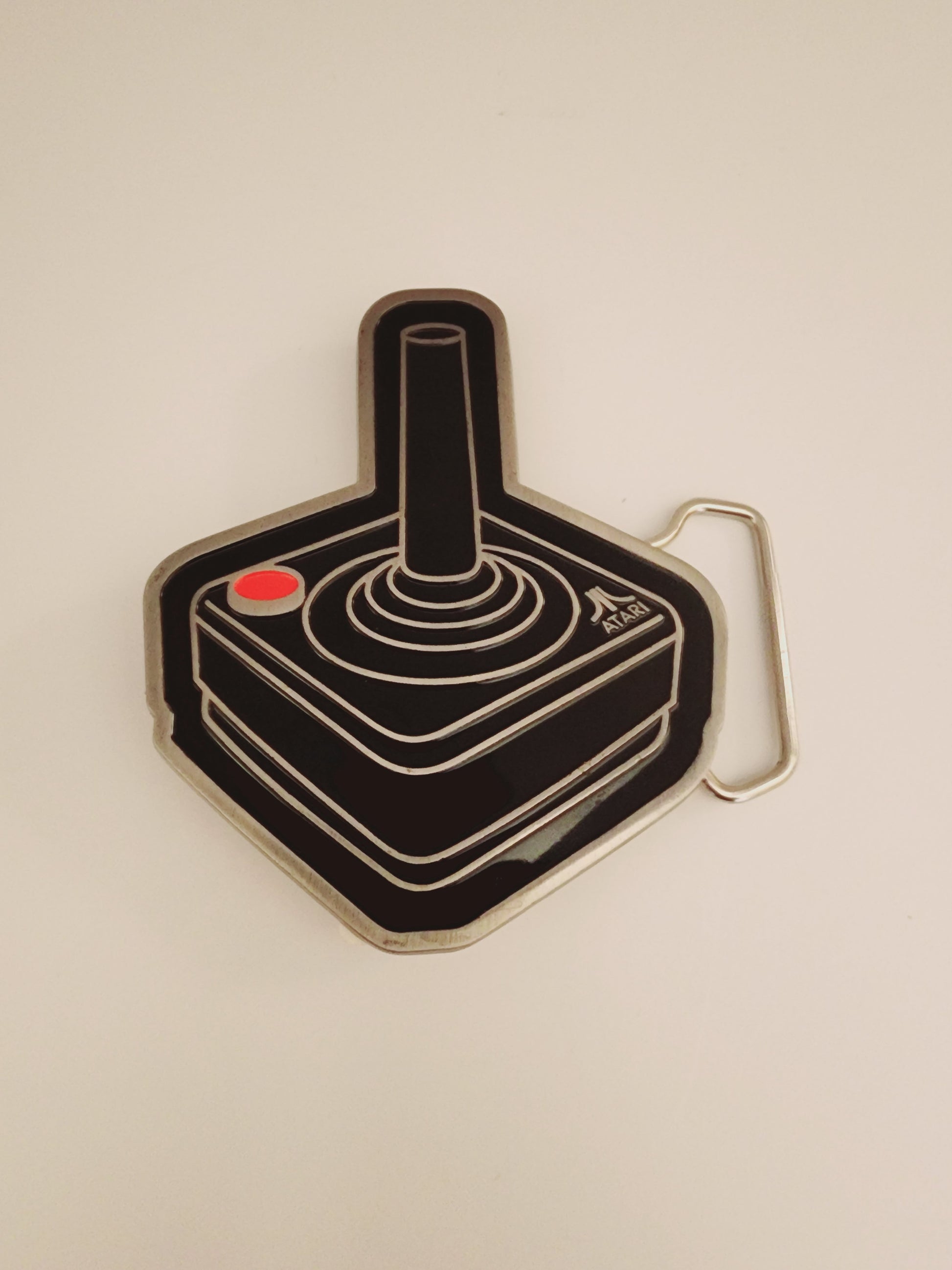 Otaku-Planet ATARI belt buckle shaped like classic joystick with black and red details